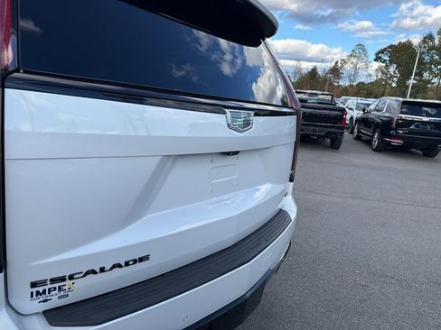 Used 2021 Cadillac Escalade ESV Sport Platinum w/ LPO, ONYX Package image 33