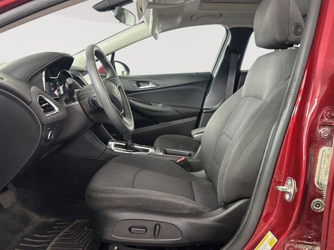 Used 2017 Chevrolet Cruze LT w/ Sun And Sound Package FWD image 5