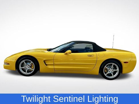Used 2002 Chevrolet Corvette Convertible w/ Preferred Equipment Group2 image 8