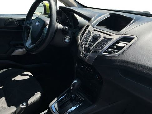 Used 2013 Ford Fiesta SE FWD image 8