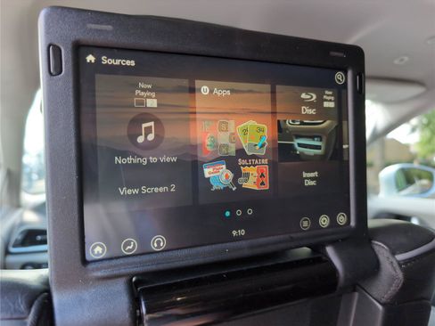 Used 2018 Chrysler Pacifica Limited FWD image 34