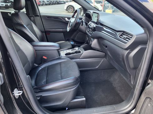Certified 2025 Ford Escape ST-Line FWD image 13