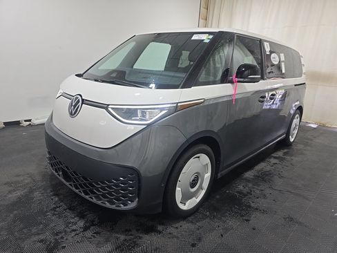 Used 2025 Volkswagen ID. Buzz 1st Edition AWD/4WD image 9