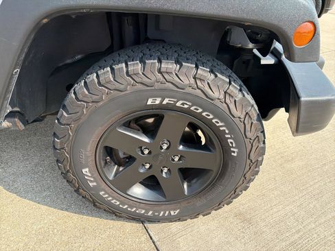 Used 2016 Jeep Wrangler Unlimited Sport image 5