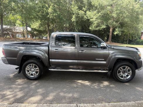 Used 2013 Toyota Tacoma PreRunner w/ Limited Pkg RWD image 2