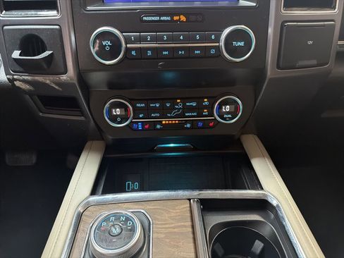 Used 2020 Ford Expedition Max Platinum AWD/4WD image 23