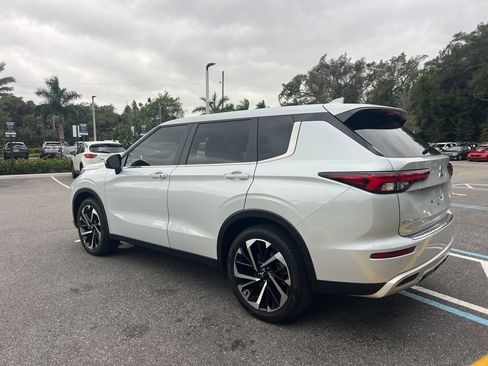 Used 2024 Mitsubishi Outlander FWD image 15