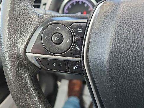 Used 2021 Toyota Camry LE image 34