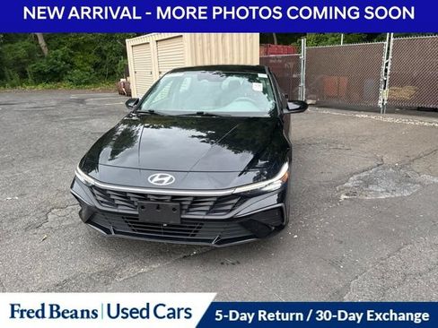 Used 2024 Hyundai Elantra SEL FWD image 2