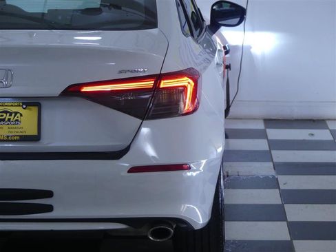 Used 2022 Honda Civic Sport image 27