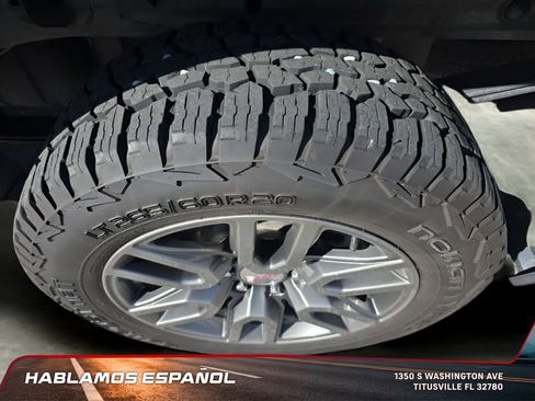 Used 2022 GMC Sierra 1500 AT4 w/ AT4 Premium Package image 11