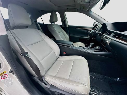 Used 2016 Lexus ES 350 w/ Premium Package w/Wood Trim FWD image 29