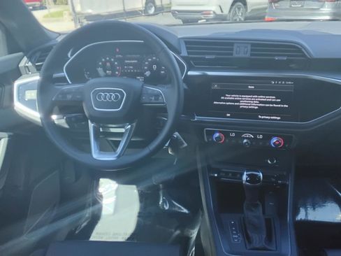 Certified 2025 Audi Q3 2.0T Premium w/ Black Optic Sport Package image 21