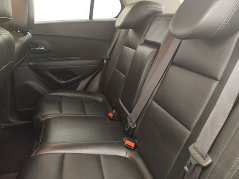 Used 2016 Chevrolet Trax LTZ FWD image 18