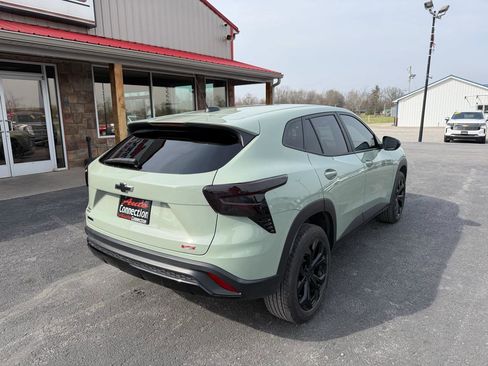 Used 2024 Chevrolet Trax RS image 4