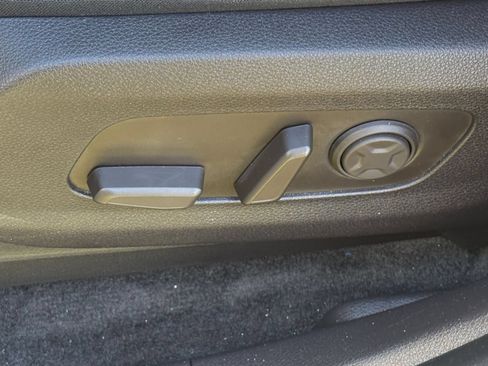 Used 2026 Kia Carnival FWD image 23