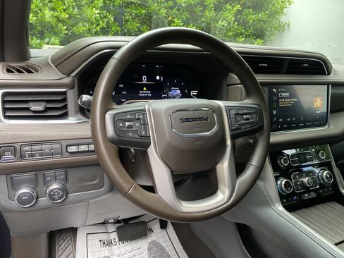 Used 2023 GMC Yukon Denali RWD image 17