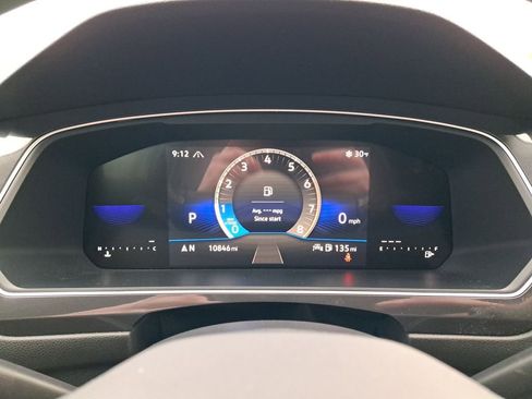 Used 2024 Volkswagen Tiguan SE image 23