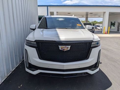Used 2022 Cadillac Escalade Sport Platinum image 2