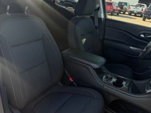 Used 2023 GMC Acadia SLE w/ Driver Convenience Package FWD image 23