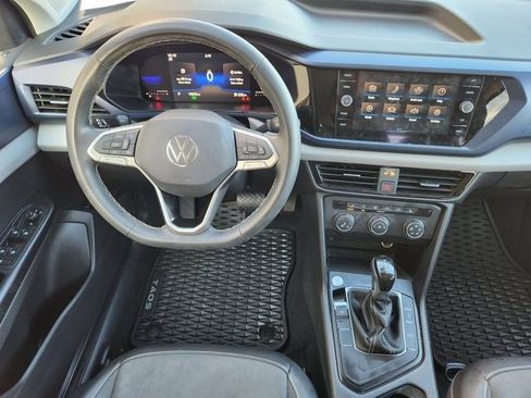 Used 2022 Volkswagen Taos SE image 27