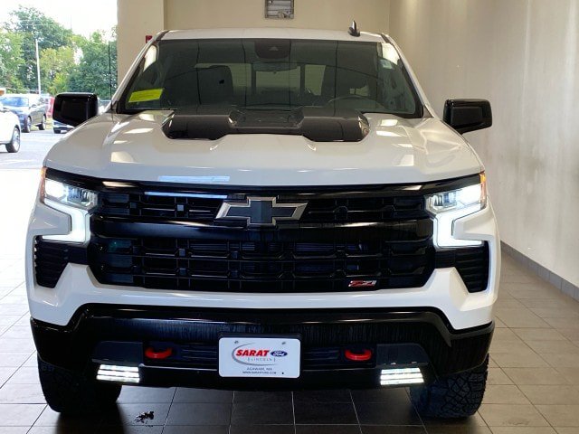 Used 2024 Chevrolet Silverado 1500 LT Trail Boss w/ Convenience Package II AWD/4WD image 3