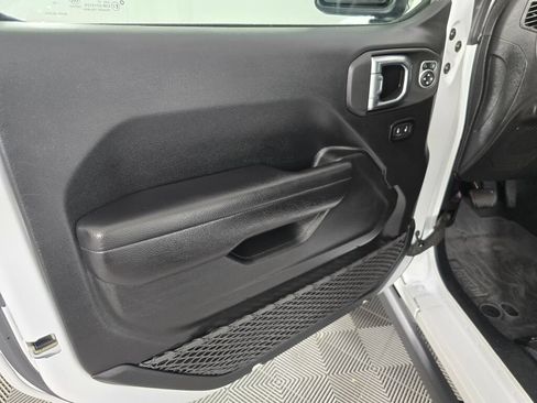 Used 2023 Jeep Wrangler Unlimited w/ Cold Weather Group AWD/4WD image 19