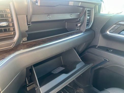 Used 2023 GMC Sierra 1500 Elevation image 35