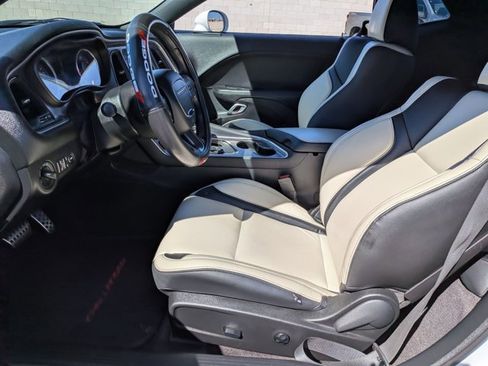 Used 2019 Dodge Challenger R/T image 14