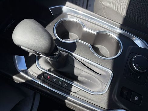 Used 2023 Chevrolet Traverse LT image 25