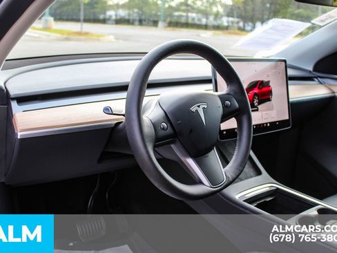 Used 2024 Tesla Model Y Long Range image 31