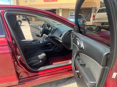 Used 2016 Chrysler 200 Limited w/ Convenience Group FWD image 23