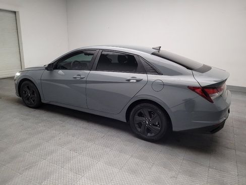 Used 2022 Hyundai Elantra SEL FWD image 3
