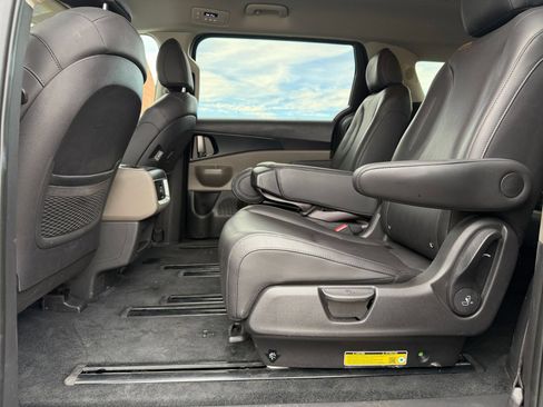 Used 2026 Kia Carnival FWD image 28
