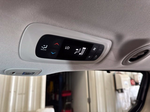 Used 2020 Chrysler Pacifica Limited FWD image 53