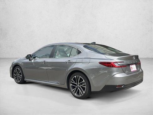 Used 2025 Toyota Camry XLE w/ Premium Plus Package FWD image 7
