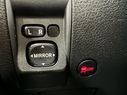 Used 2011 Subaru Forester 2.5X Premium w/ All-Weather Pkg image 33