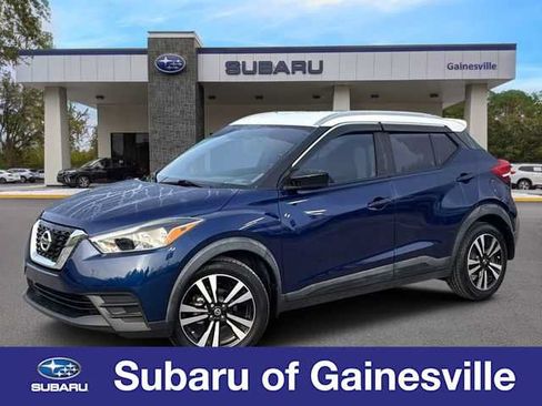 Used 2019 Nissan Kicks SV FWD image 1