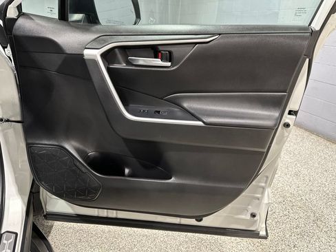 Used 2022 Toyota RAV4 XLE Premium FWD image 16
