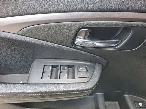 Used 2021 Honda Ridgeline Sport image 13