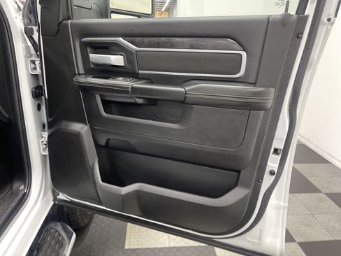 Used 2024 RAM 3500 Big Horn image 25