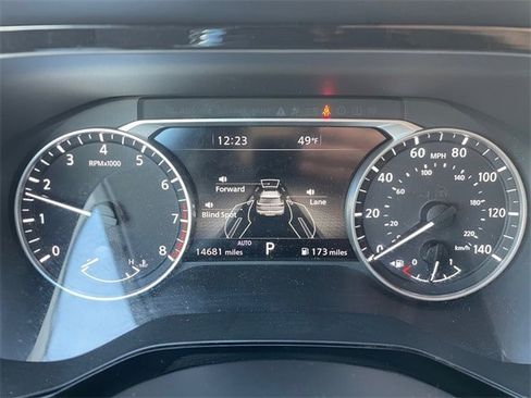 Used 2025 Nissan Pathfinder SL w/ Black Appearance Package image 19