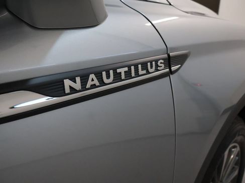 Used 2020 Lincoln Nautilus Reserve AWD/4WD image 11