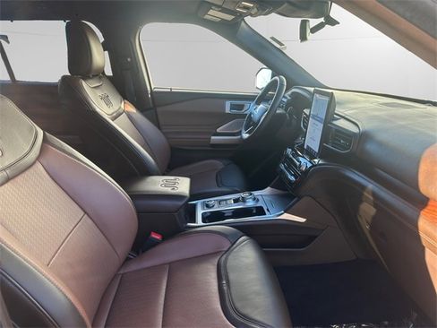 Used 2023 Ford Explorer King Ranch w/ Premium Technology Package image 15
