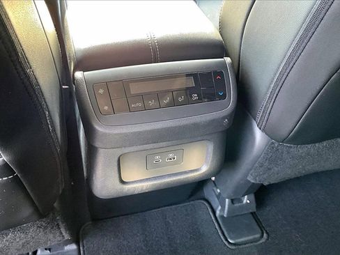 Used 2023 Nissan Pathfinder SL w/ Lighting Package (N92) image 18