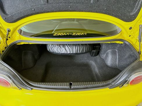 Used 2004 MAZDA RX-8 w/ MT Sport Pkg image 18