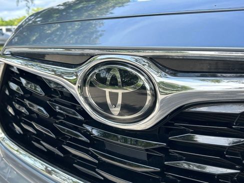 Used 2021 Toyota Highlander Limited image 29