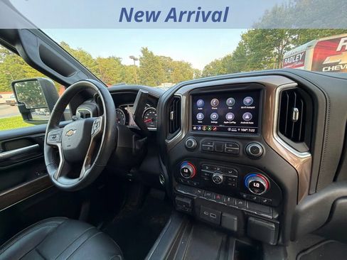 Used 2022 Chevrolet Silverado 3500 High Country AWD/4WD image 3