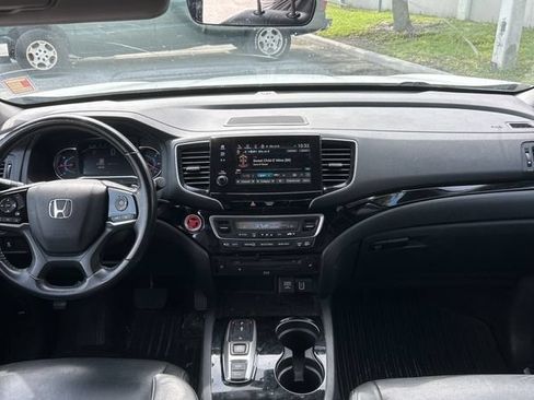 Used 2020 Honda Pilot Touring image 10