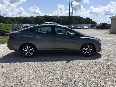Used 2023 Nissan Versa SV FWD image 2